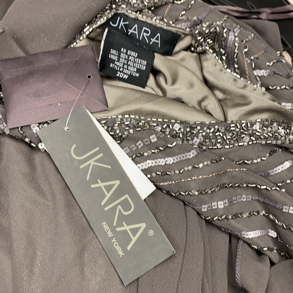 JKARA flutter sleeves fit and flare beaded bodice long gown - Picture 6 of 7